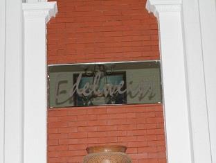 Edelweis Hotel Bandung Buitenkant foto