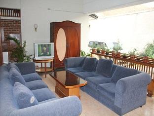 Edelweis Hotel Bandung Buitenkant foto